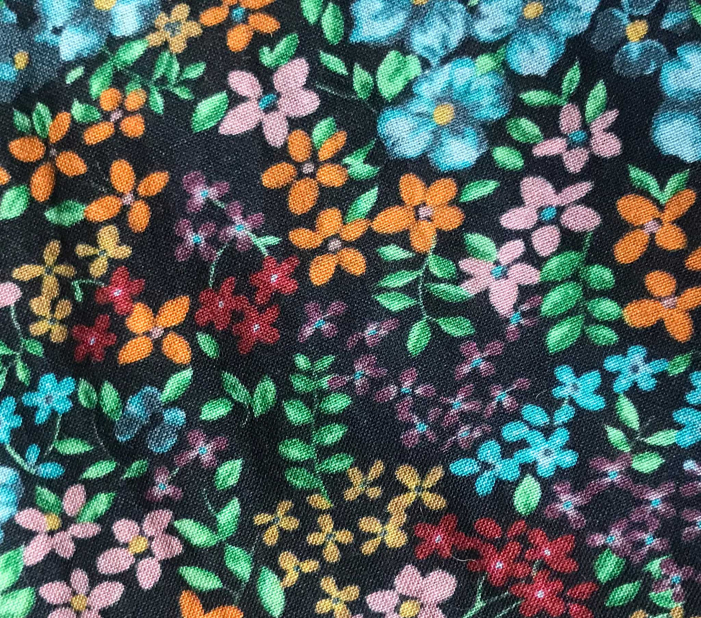 HMD -- BRENNA TOP -- NAVY LADY BIRD FLORAL
