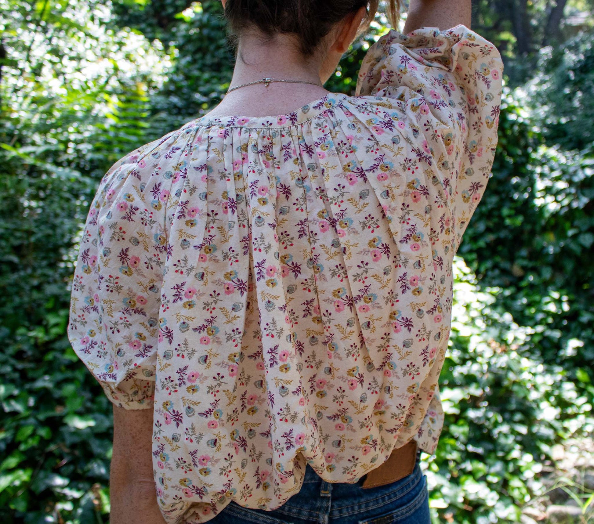 HMD -- JUNE TOP -- FEATHERED FLORAL view 4
