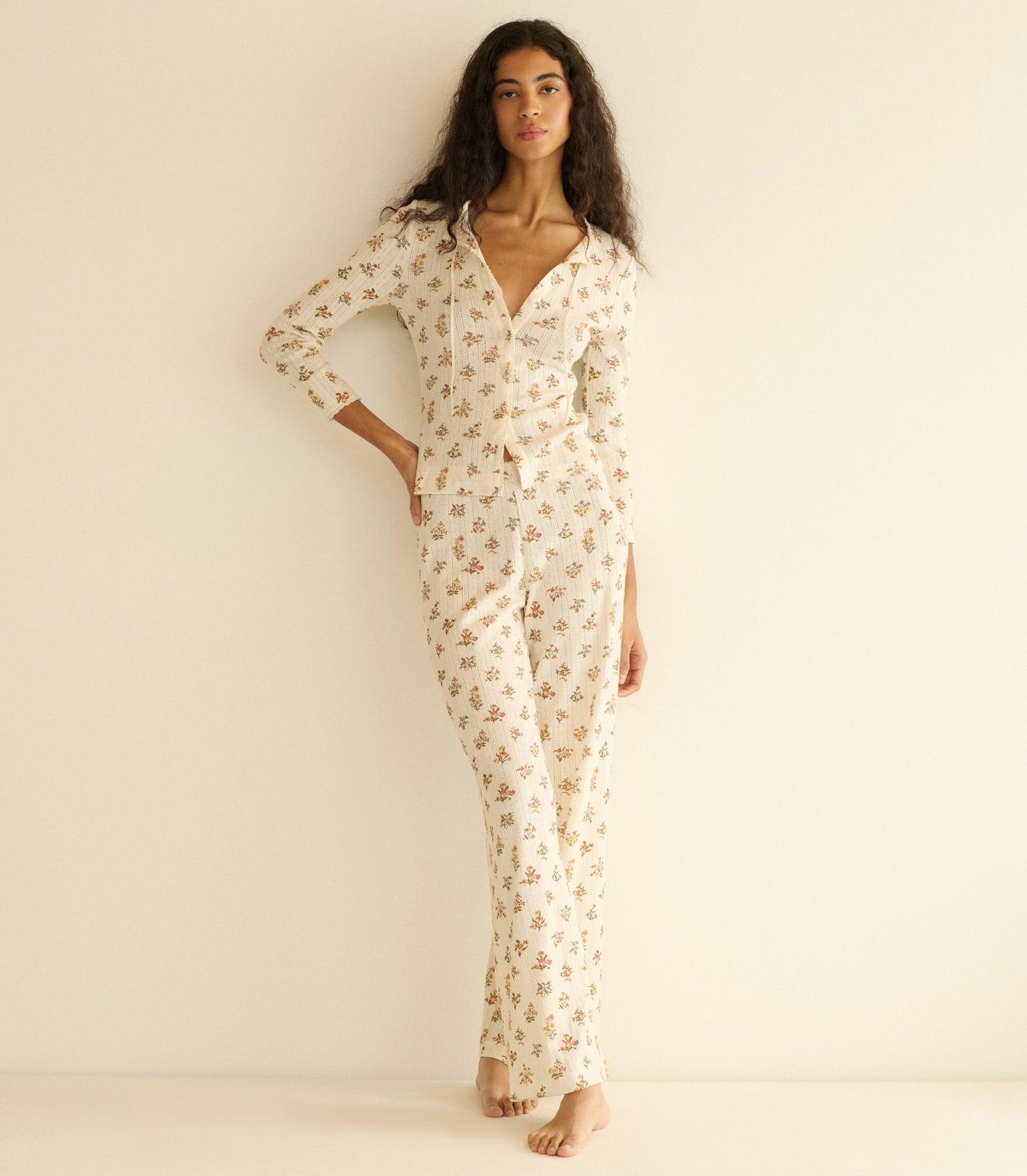 ALEXANDRIA TEE -- CREME PETIT PALAIS