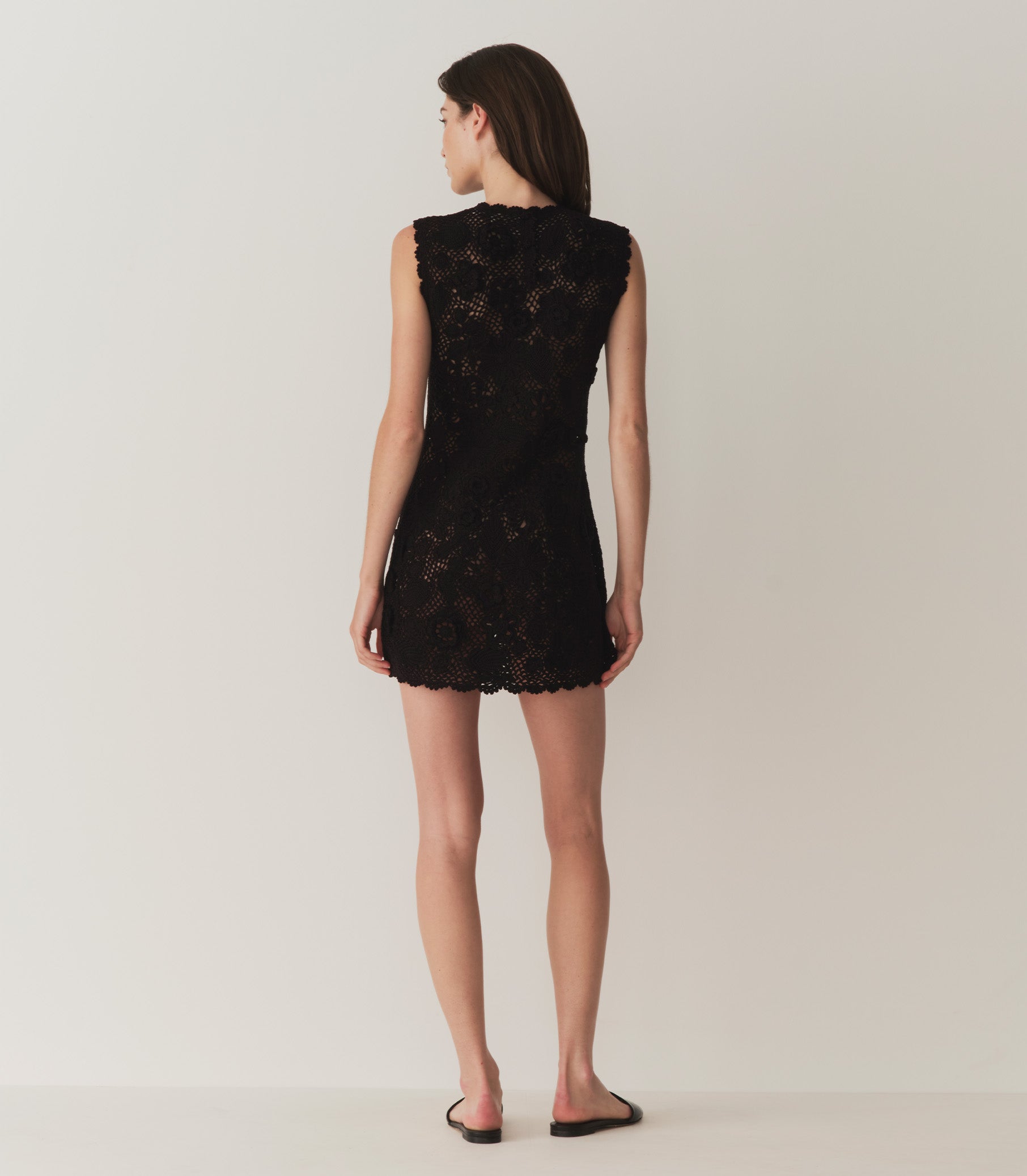 HMD -- ANNALISA DRESS -- BLACK view 4

