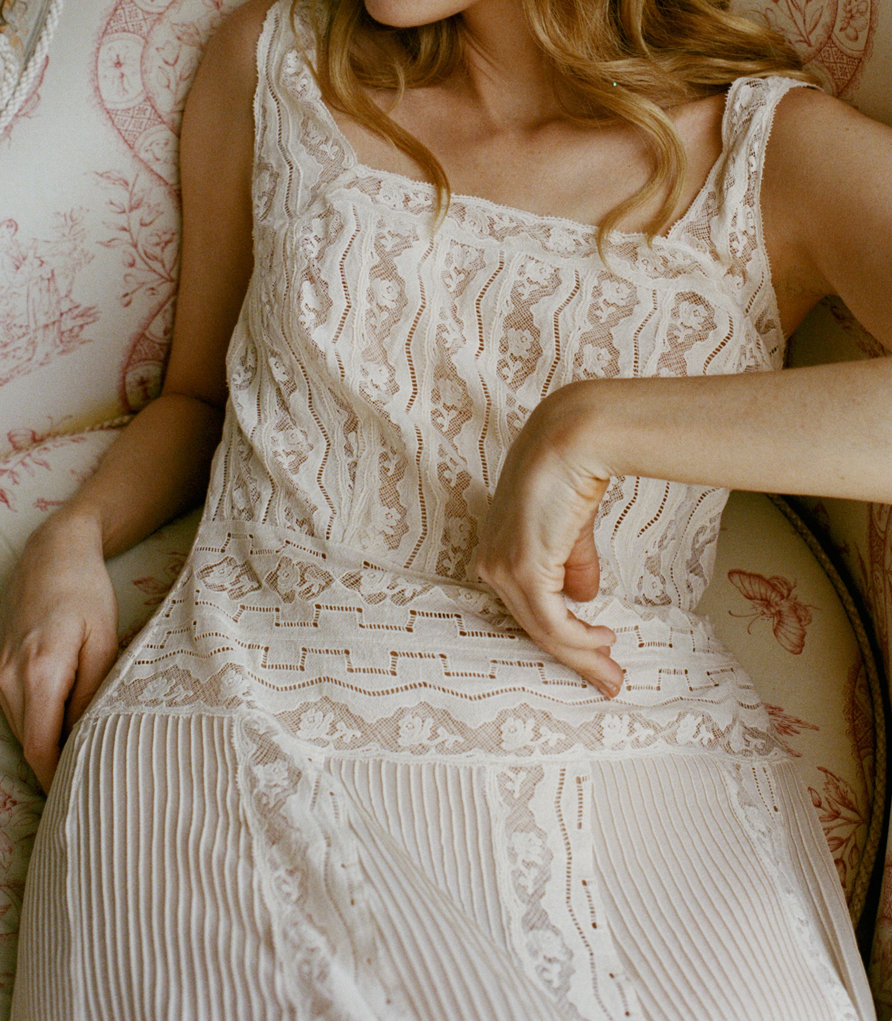 CALANTHE DRESS -- CANDLELIGHT view 4
