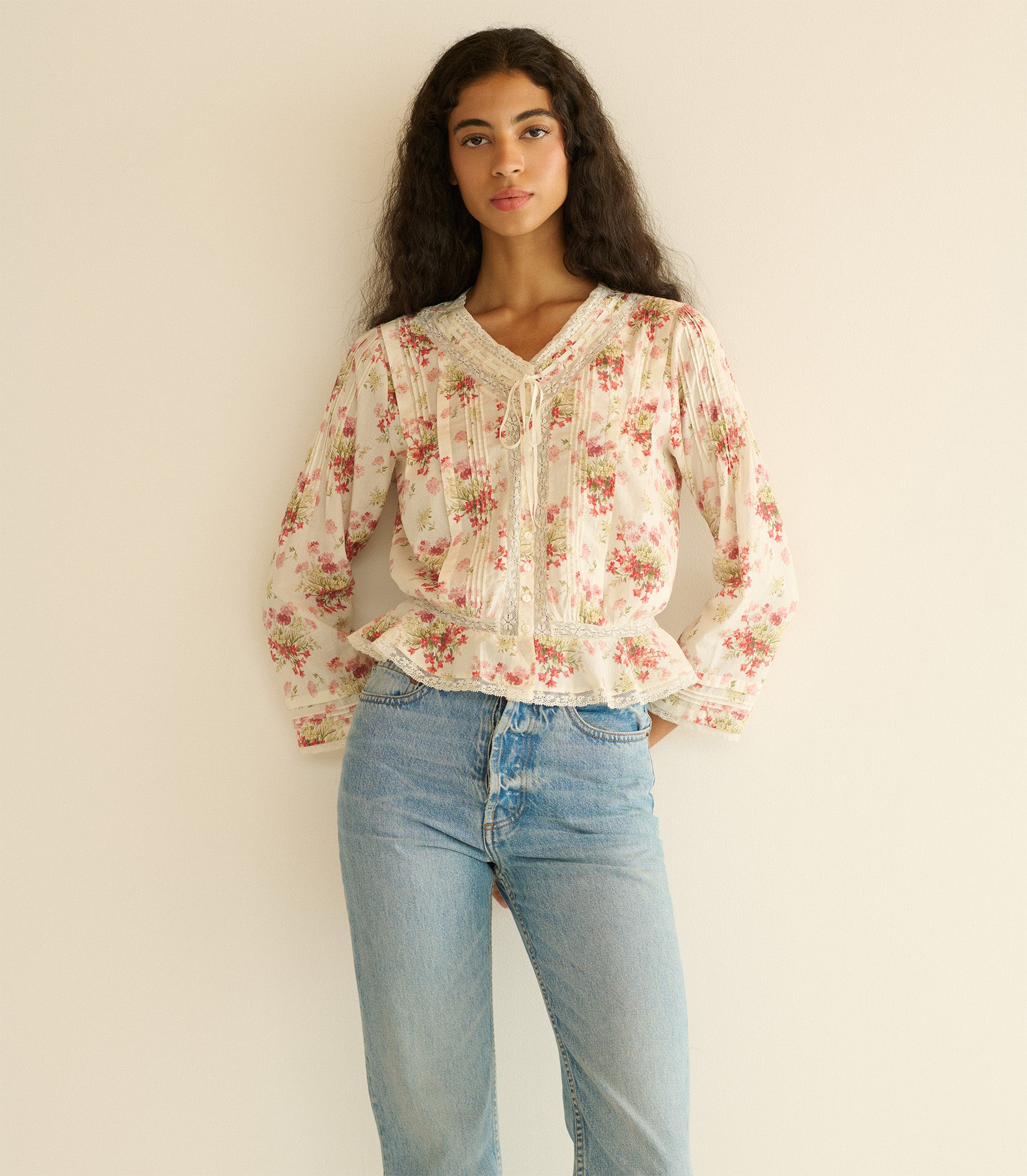HILLOCK TOP -- IVORY LANTANA FLORAL view 1
