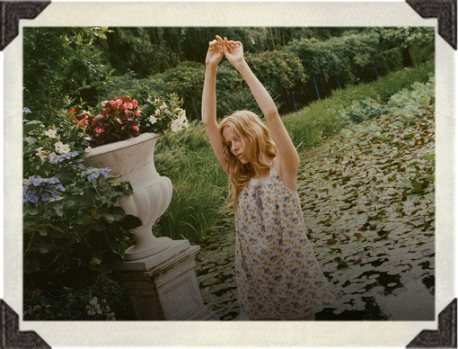 SHOP ROMANTIC FLORALS