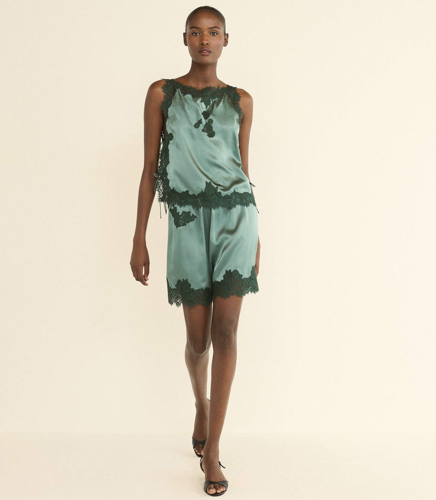 IRSA SHORT -- DULAC GREEN