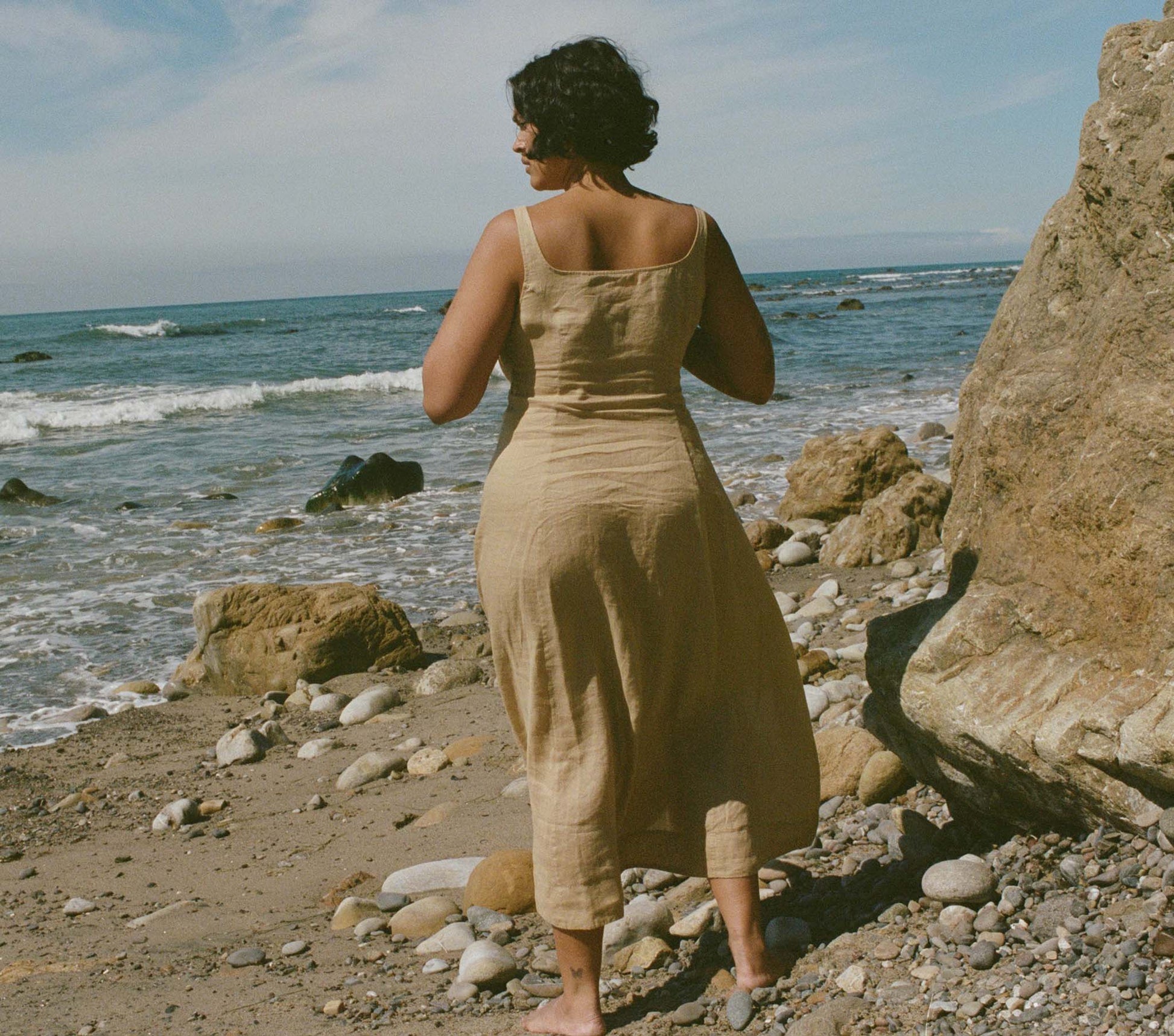 HMD -- LANTANA DRESS -- OAKEN view 4
