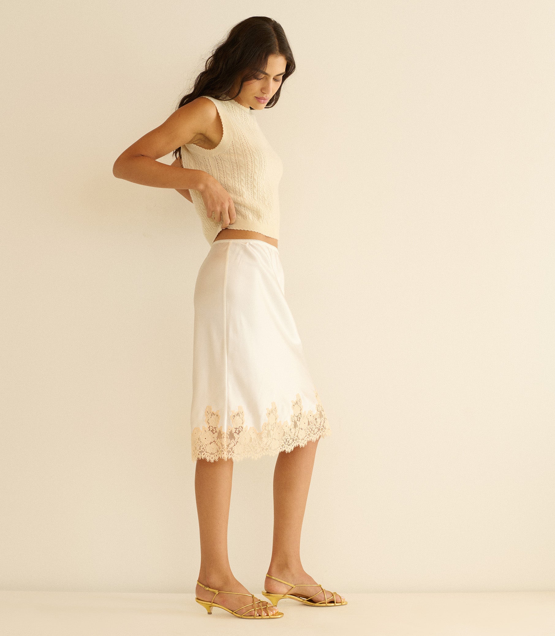 LOUDEN CASHMERE CABLE TOP -- DOGWOOD view 6
