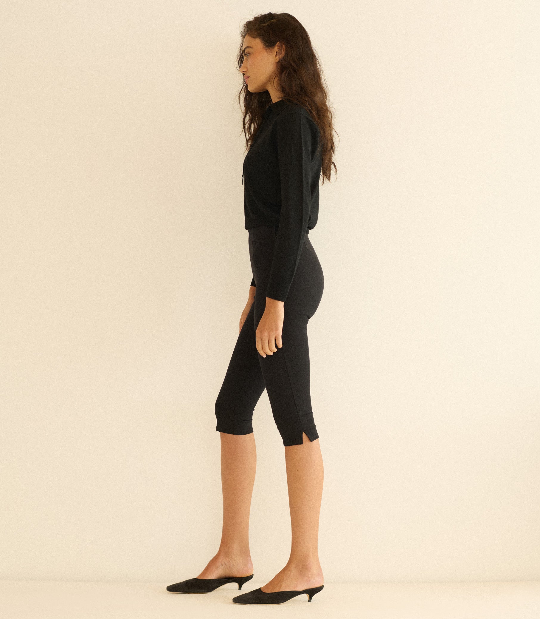 LULA CAPRI PANT -- BLACK view 4

