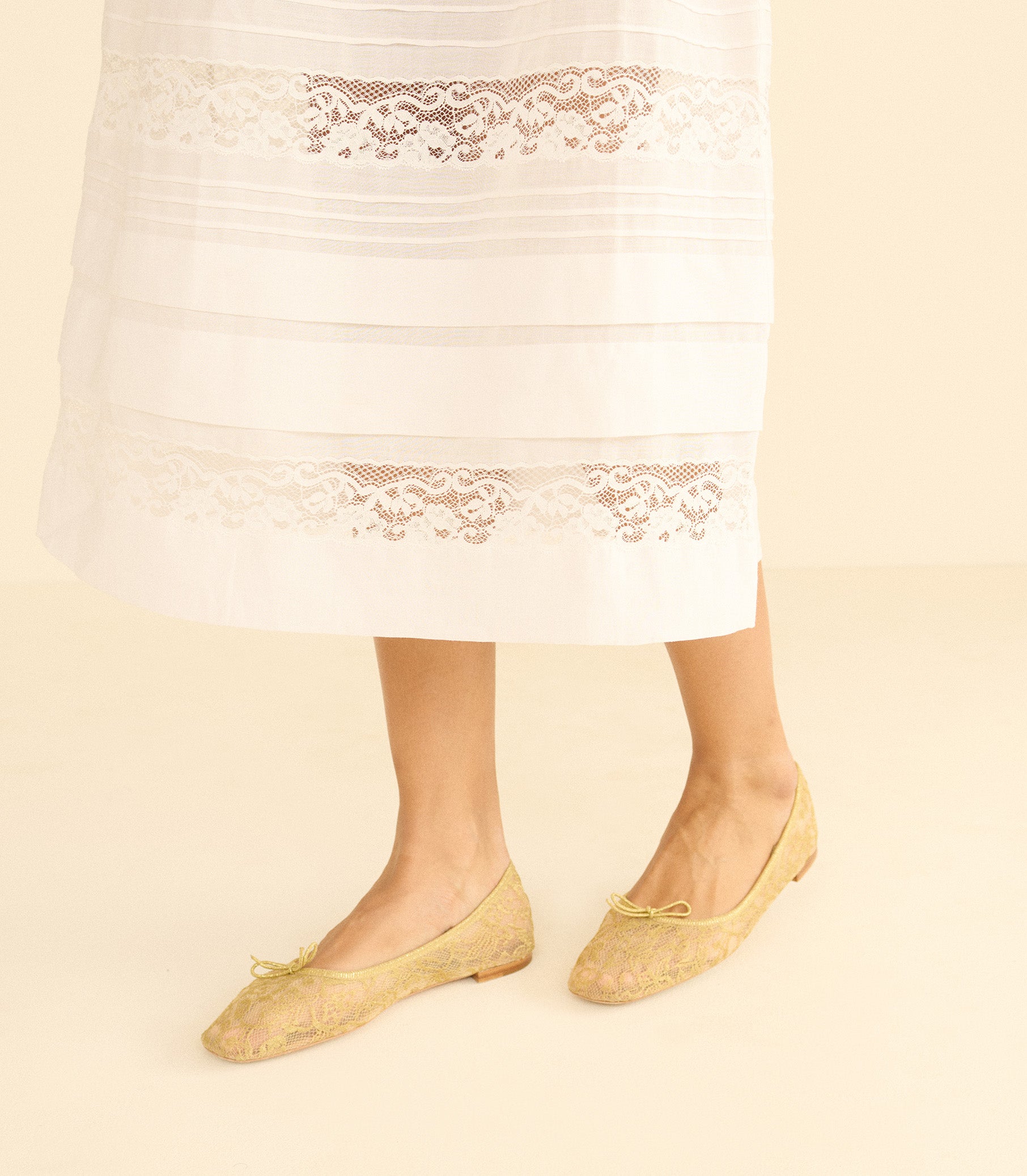 PILLAR MARY JANE -- GOLD LACE view 6
