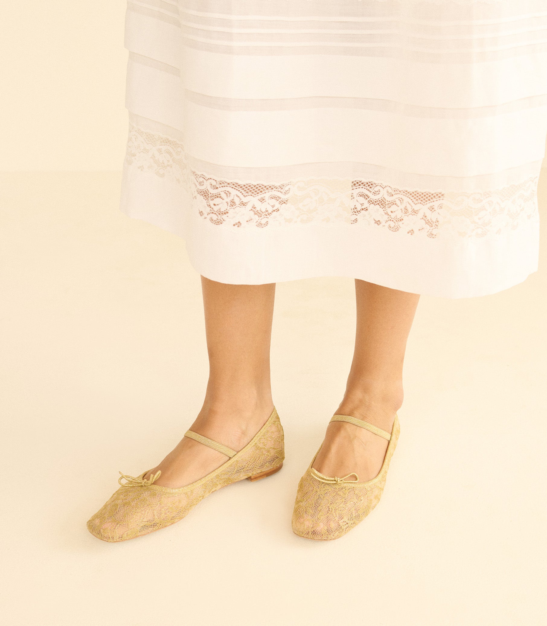PILLAR MARY JANE -- GOLD LACE view 1
