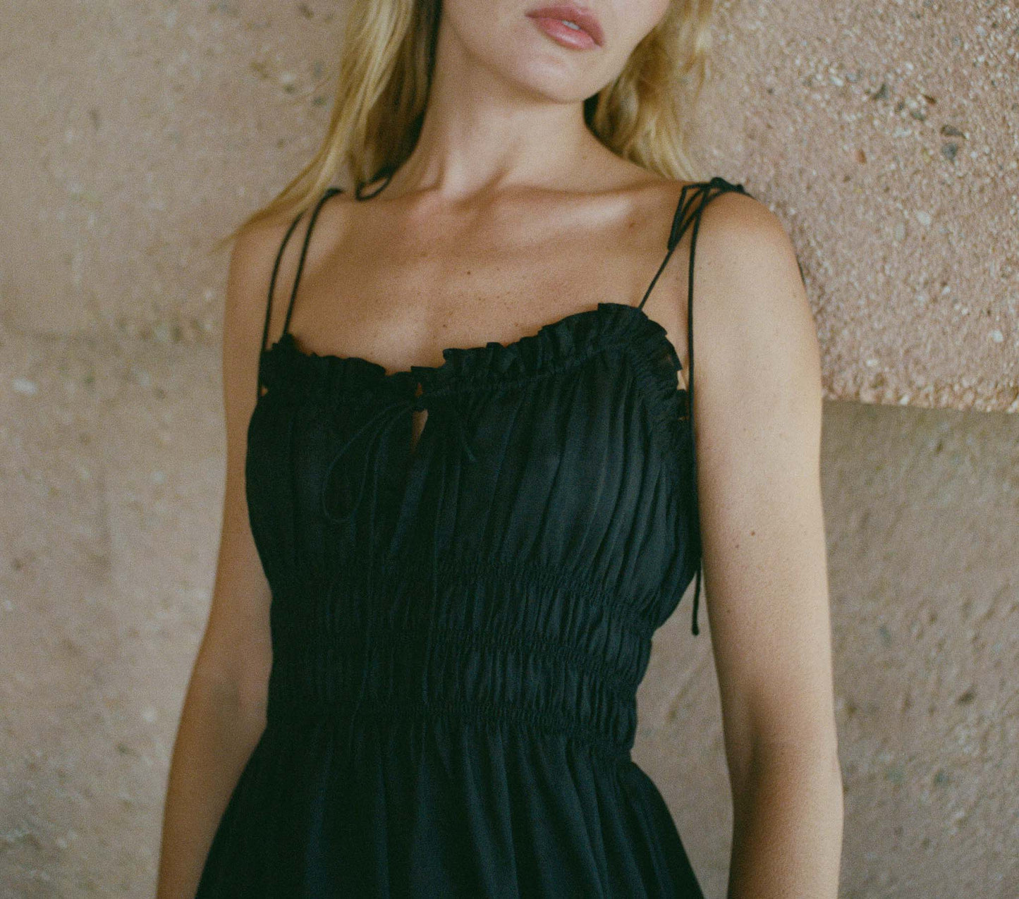 HMD -- RHODA DRESS -- BLACK