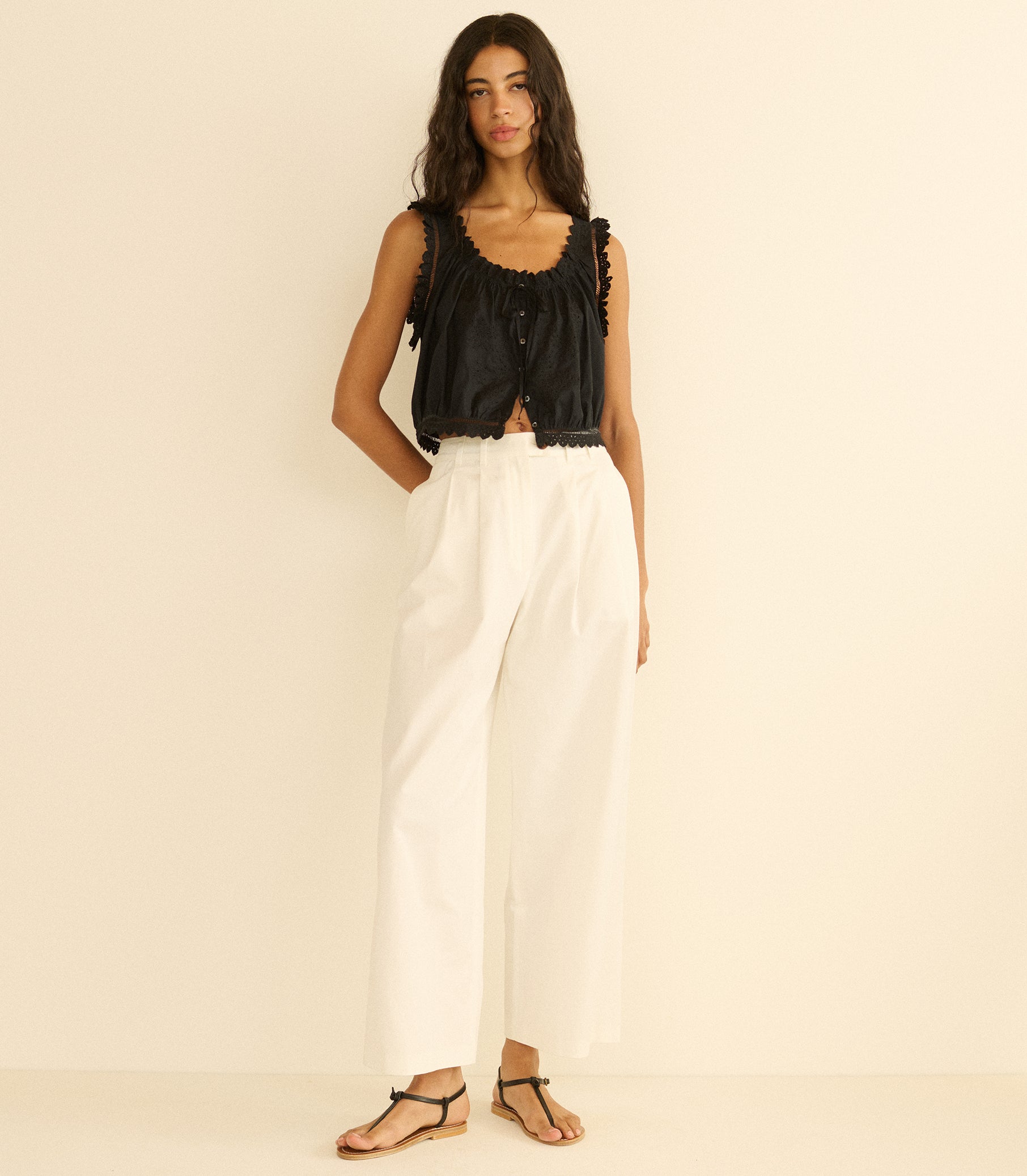TRAVELER TOP -- BLACK view 3
