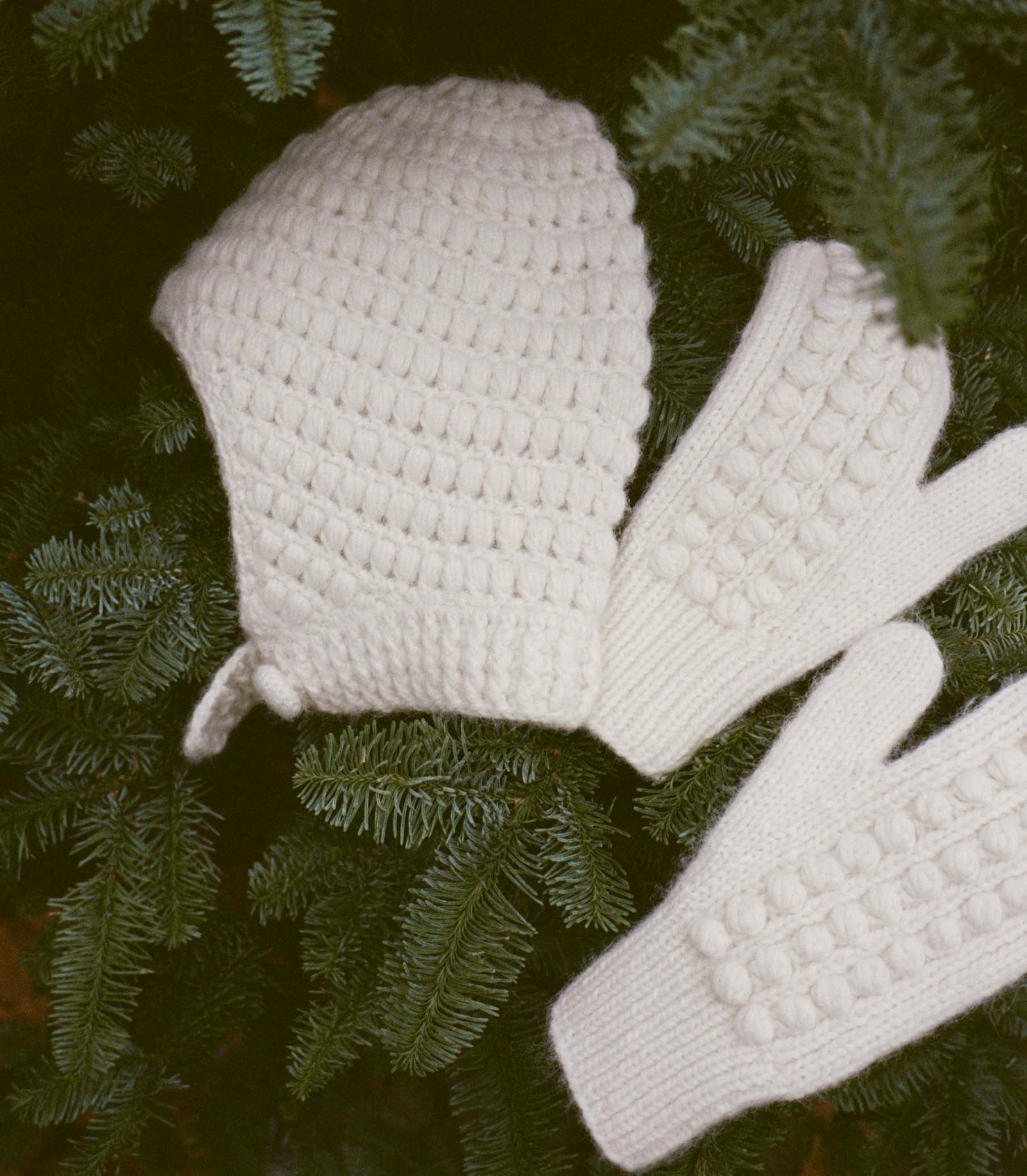 VERBIER MITTENS -- IVORY view 5
