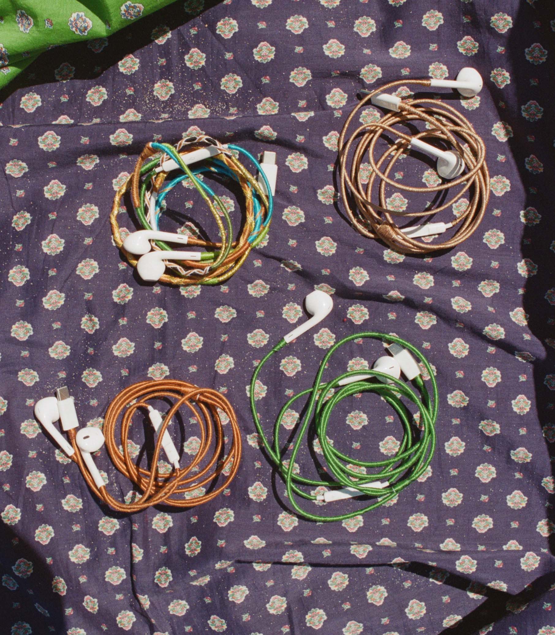 LE POM POM &amp; DÔEN HEADPHONES -- BRONZE view 6
