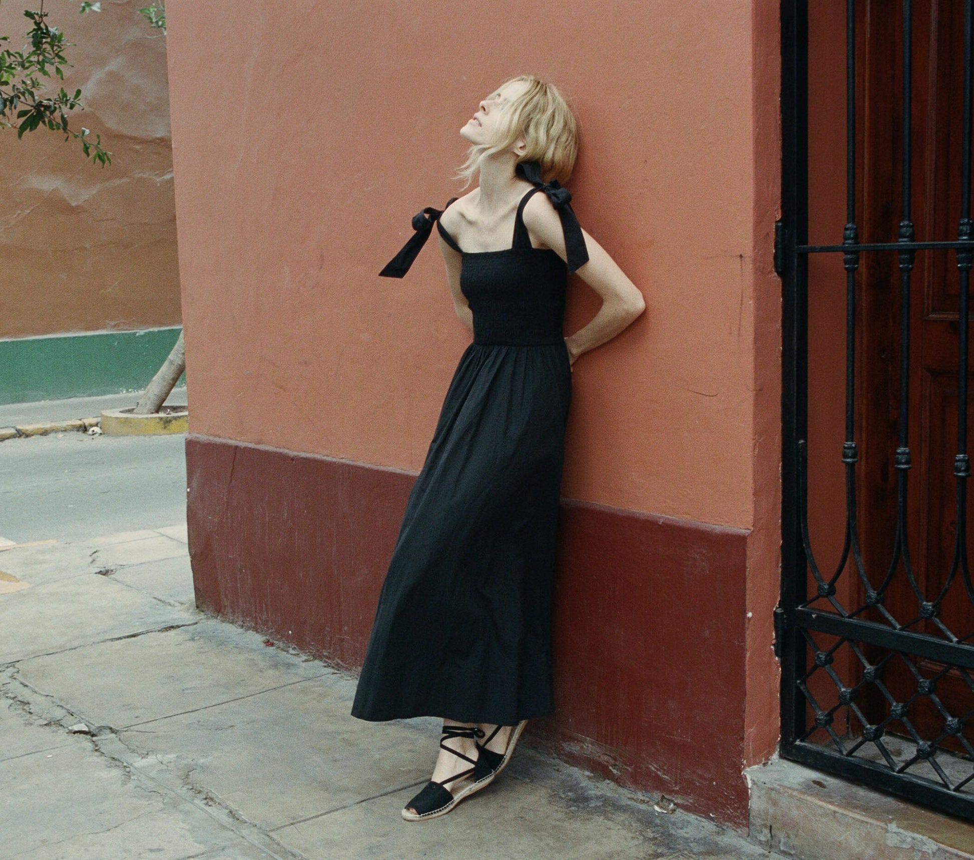 HMD -- JASMINE DRESS -- BLACK view 5
