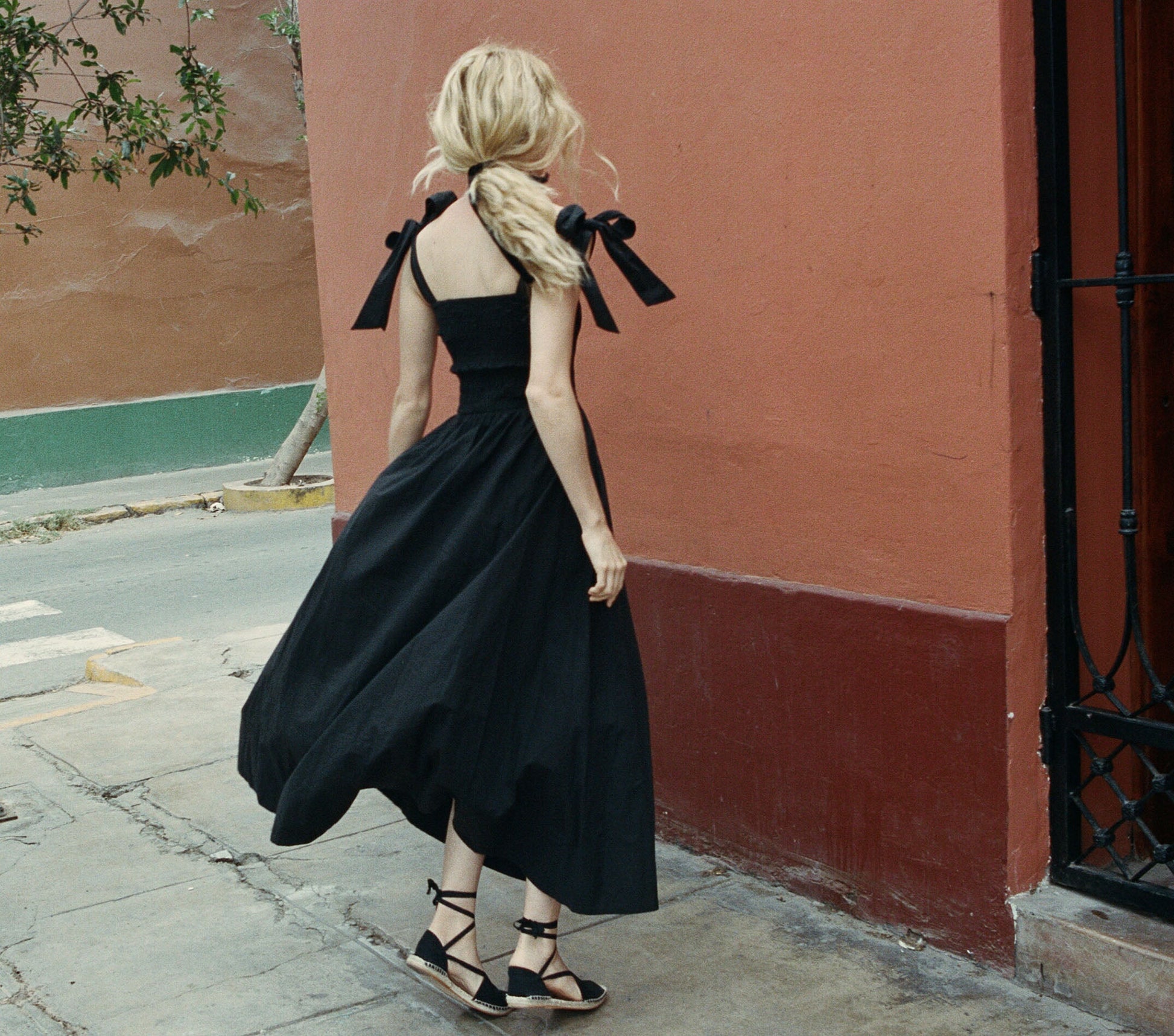 HMD -- JASMINE DRESS -- BLACK view 8
