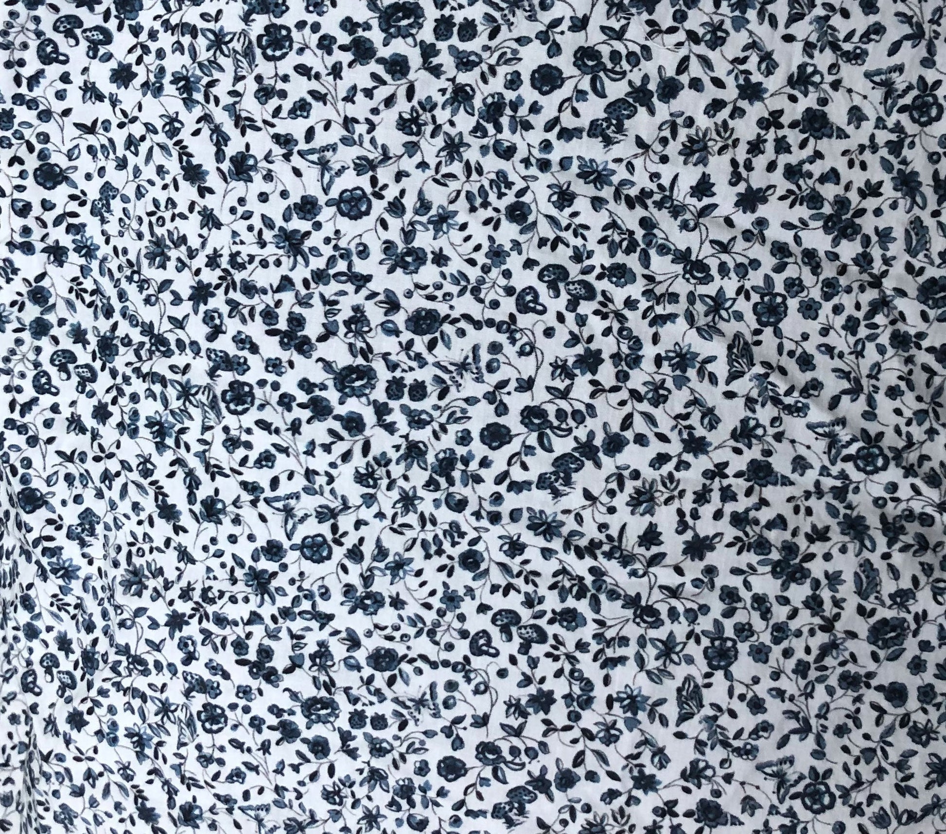 HMD -- LENOR TOP -- NAVY CHAMPIGNON FLORAL view 7
